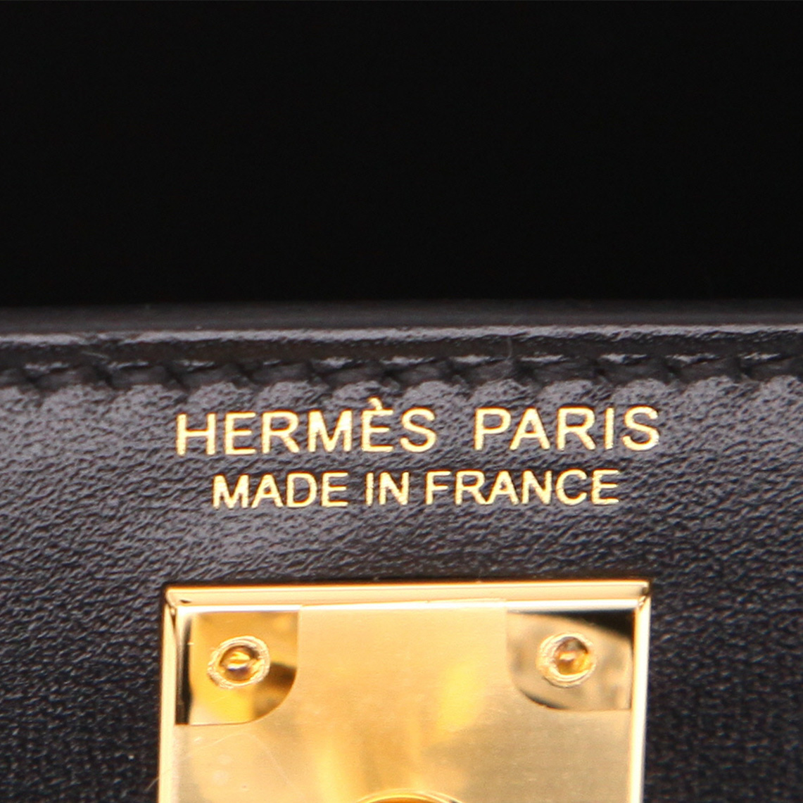 Hermès  Kelly 20 cm shoulder bag  in black box leather - Detail D2