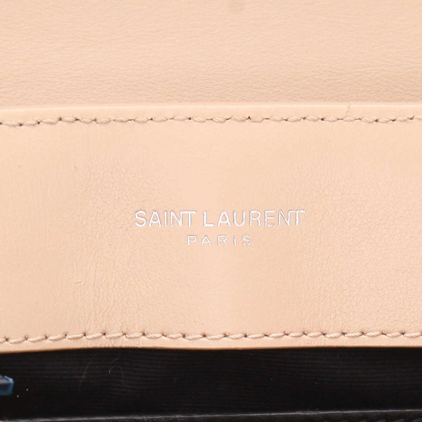 Saint Laurent  Loulou medium model  shoulder bag  in beige chevron quilted leather - Detail D2