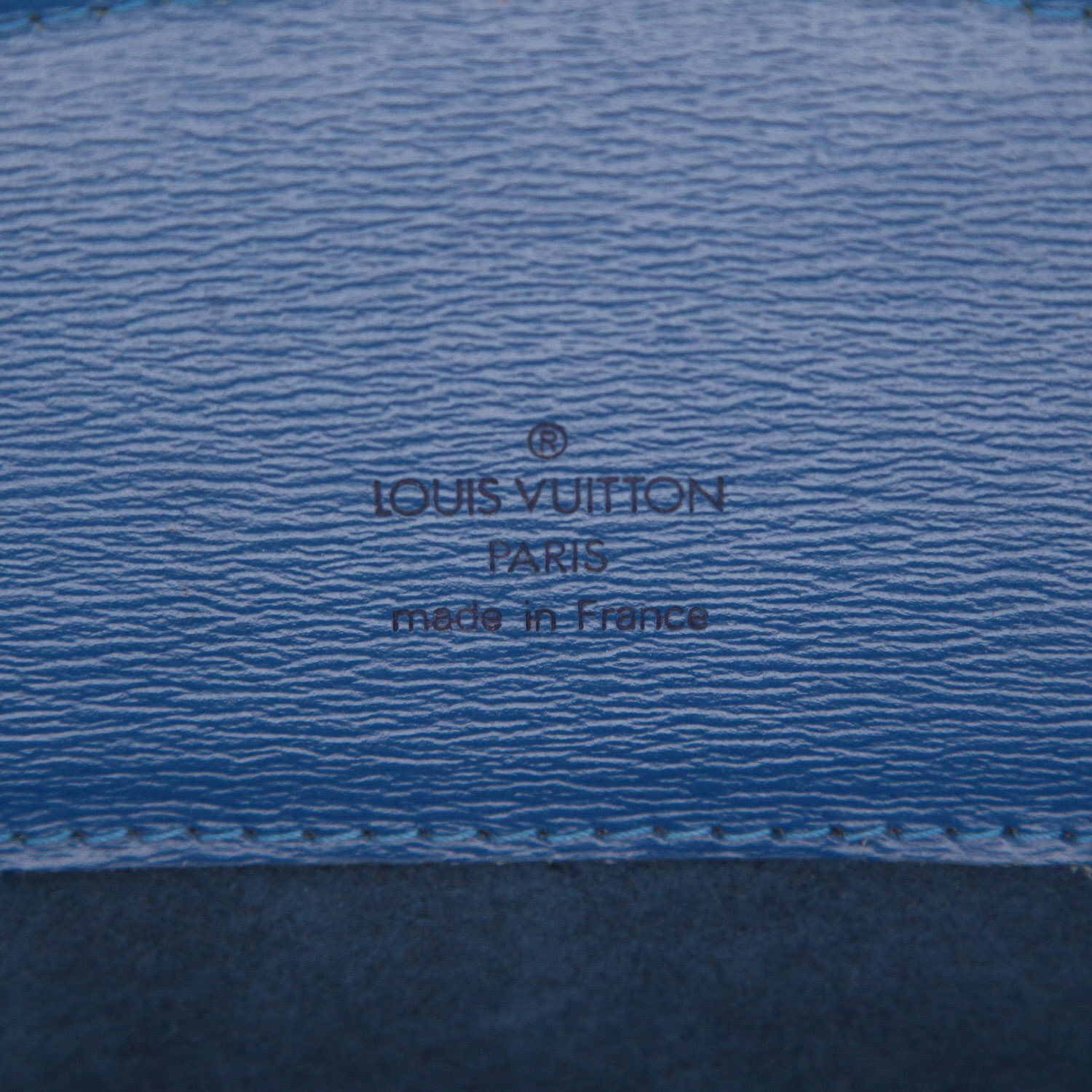 Sac à main Louis Vuitton  Cluny en cuir épi bleu - Detail D2