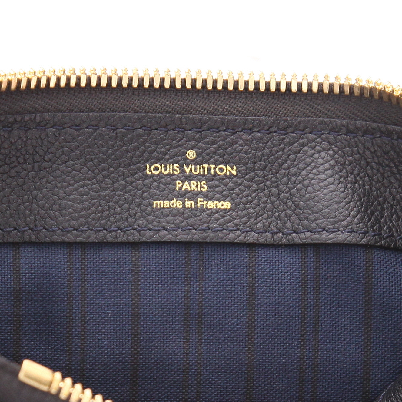 Pochette Louis Vuitton  Petillante en cuir monogram empreinte bleu-marine - Detail D2