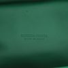 Bottega Veneta   clutch-belt  in green leather - Detail D2 thumbnail