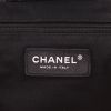 Chanel   shopping bag  in black grained leather - Detail D2 thumbnail