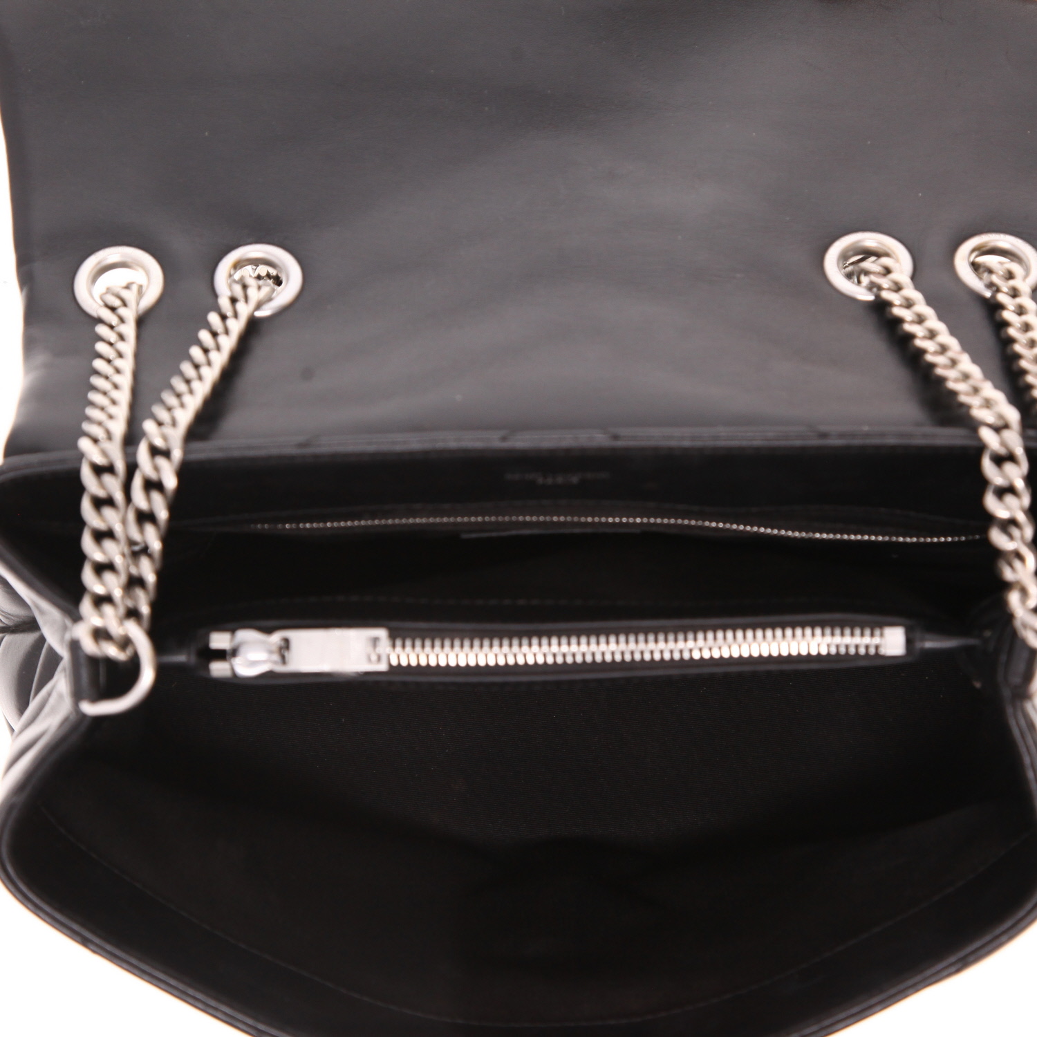 Bolso bandolera Saint Laurent  Loulou modelo mediano  en cuero acolchado con motivos de espigas negro - Detail D3