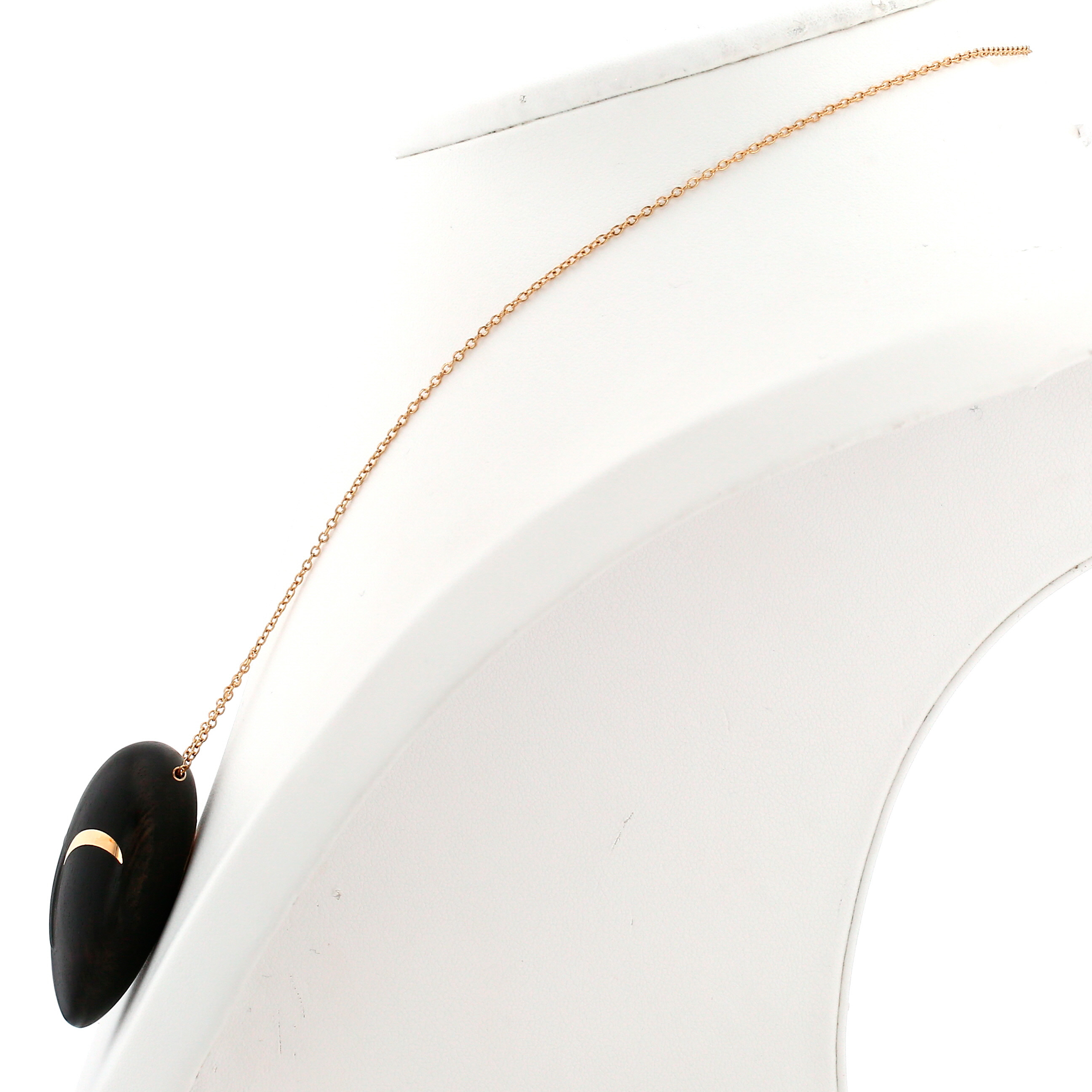 Vhernier pendant in pink gold and ebony - Detail D3