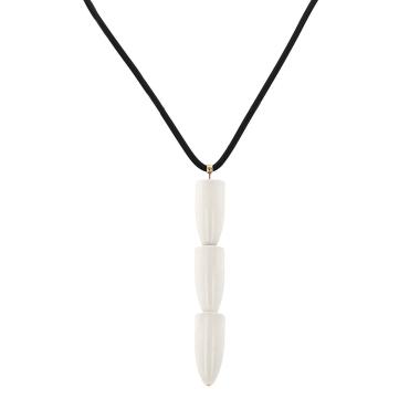 Pendentif Vhernier  en or jaune et cacholong Pendentif Vhernier  en or jaune et cacholong