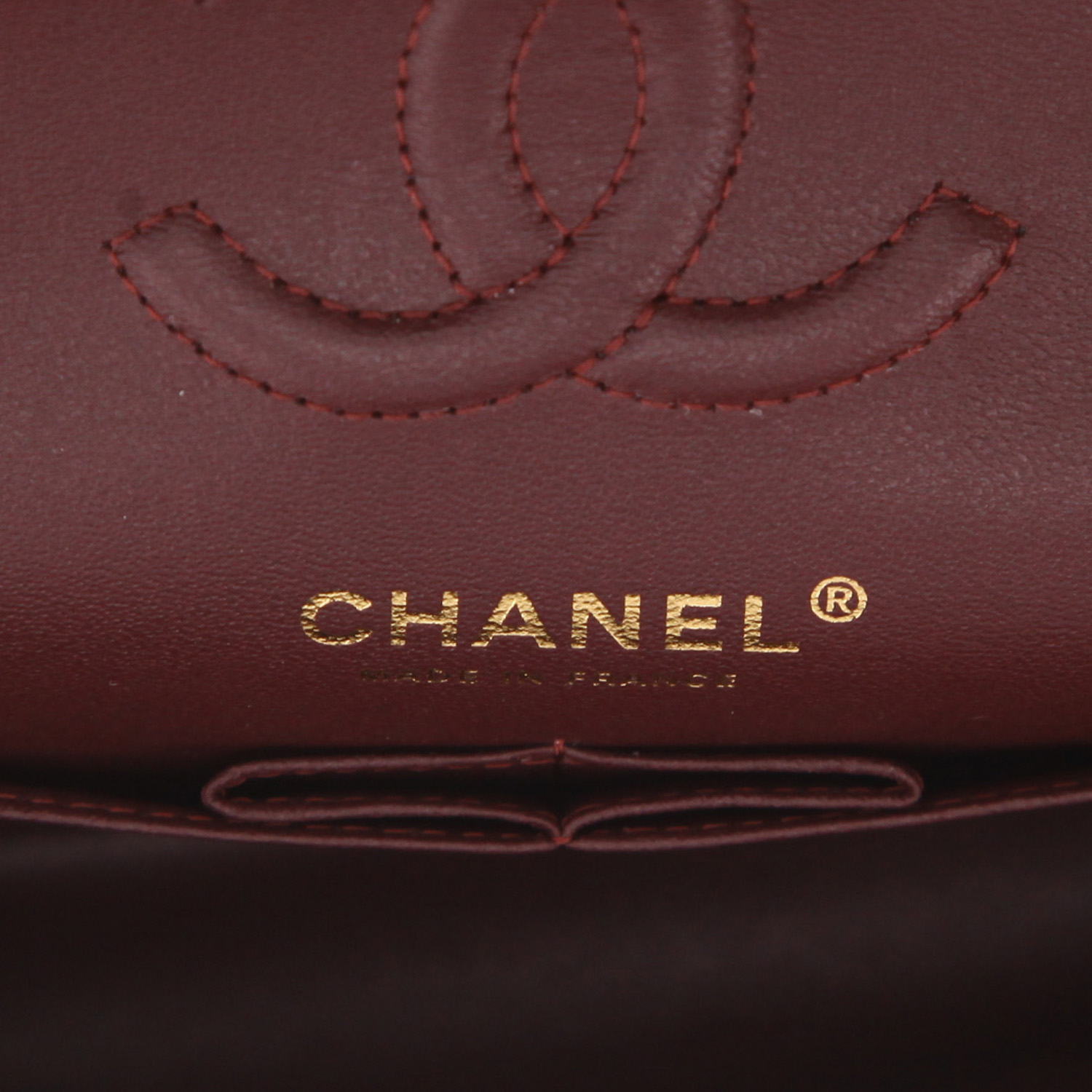 Bolso de mano Chanel  Timeless Petit en cuero acolchado negro - Detail D2