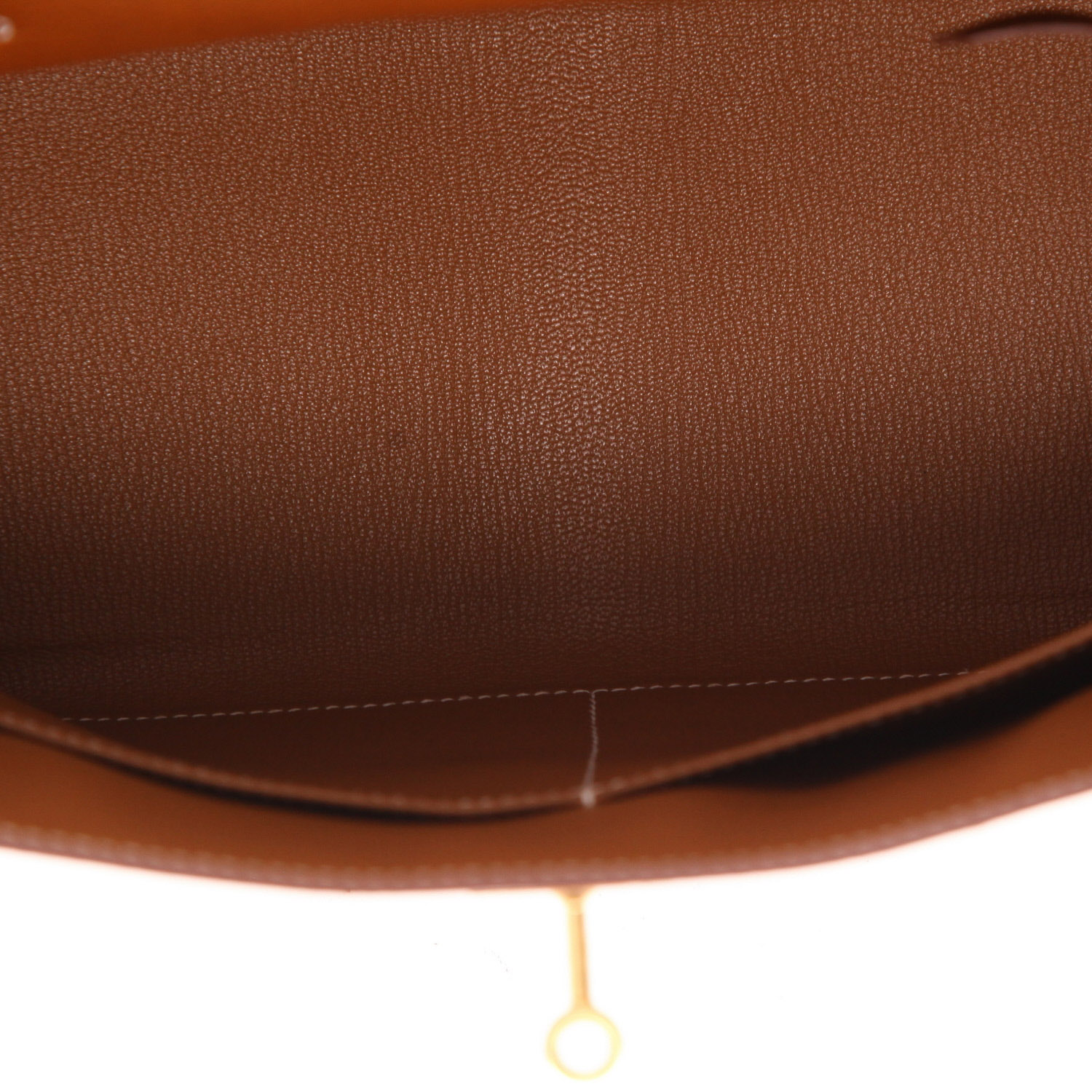 Bolso de mano Hermès  Kelly 28 cm en Barenia Faubourg color oro - Detail D4