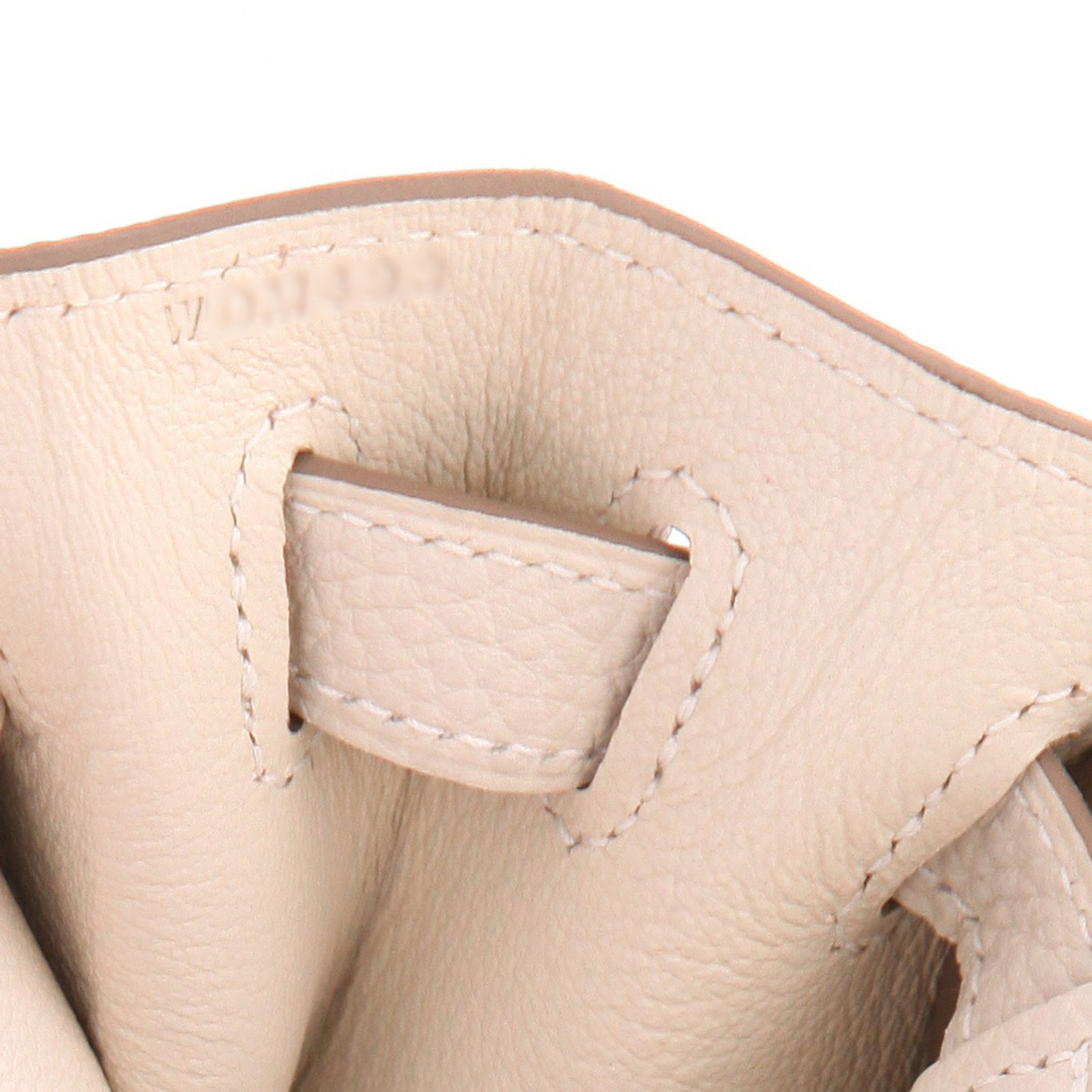 Bolso de mano Hermès  Kelly 28 cm en cuero togo Nata - Detail D3
