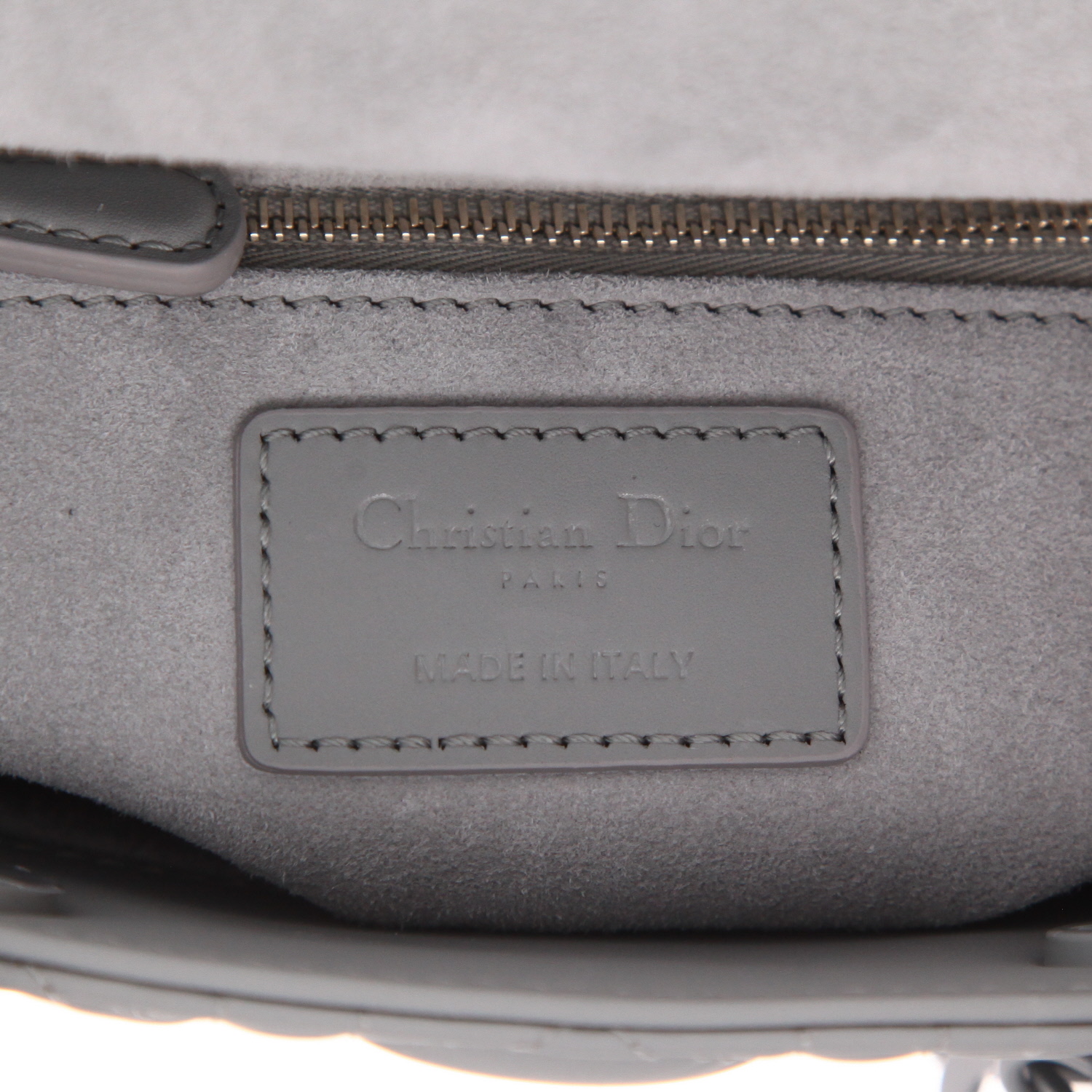 Sac à main Dior Lady Dior en cuir cannage gris - Detail D4