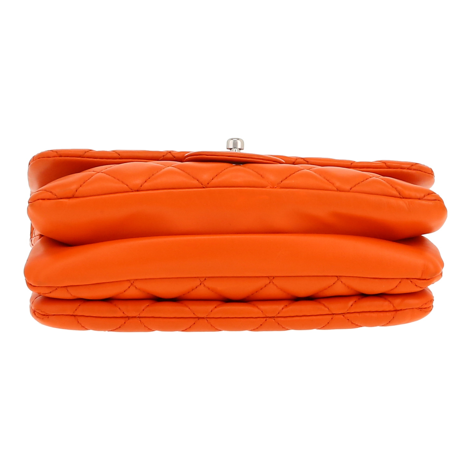 Chanel   shoulder bag  in orange quilted leather - Detail D1