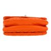 Chanel   shoulder bag  in orange quilted leather - Detail D1 thumbnail