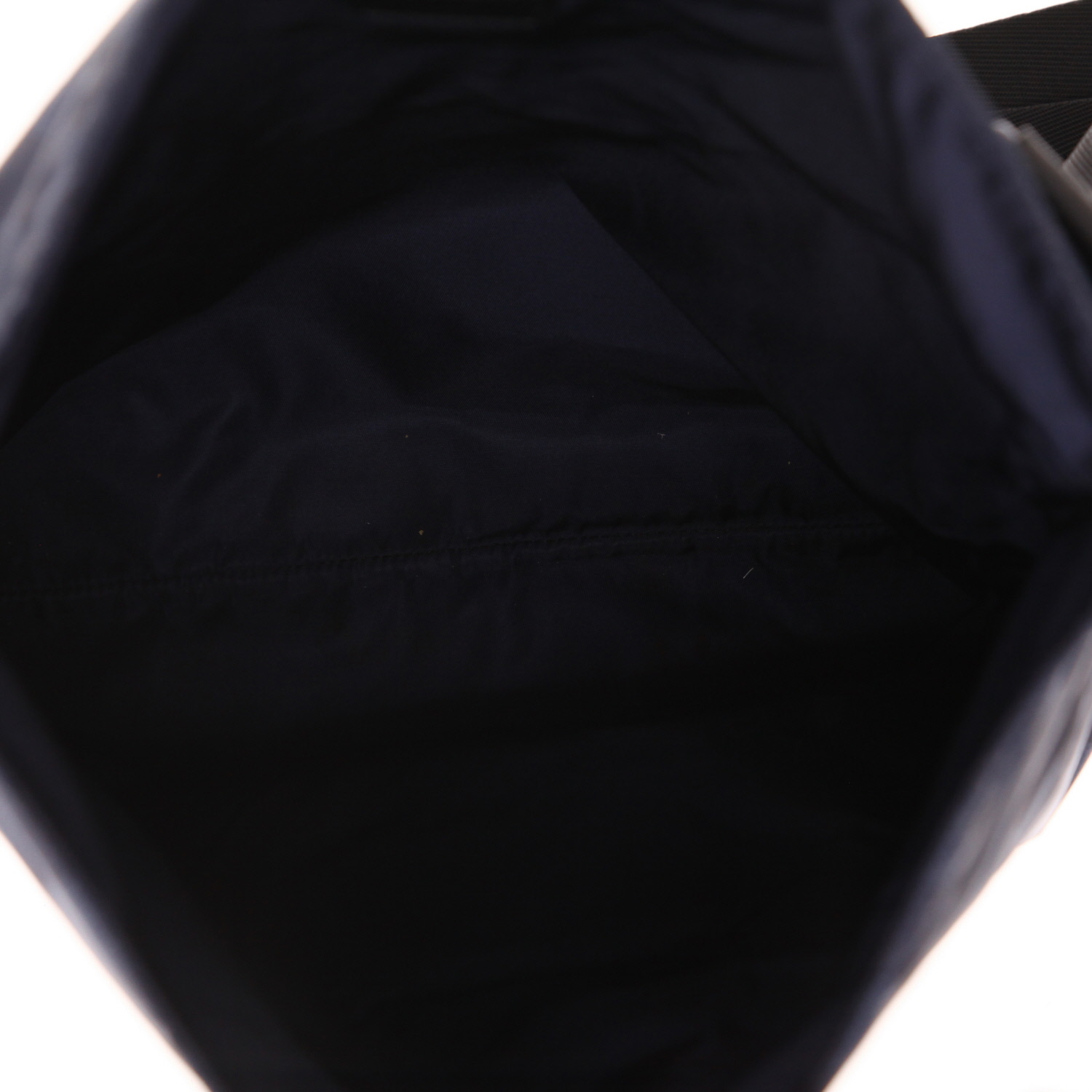 Sac bandoulière Louis Vuitton America's Cup en toile damier bleue et noire et toile noire - Detail D3