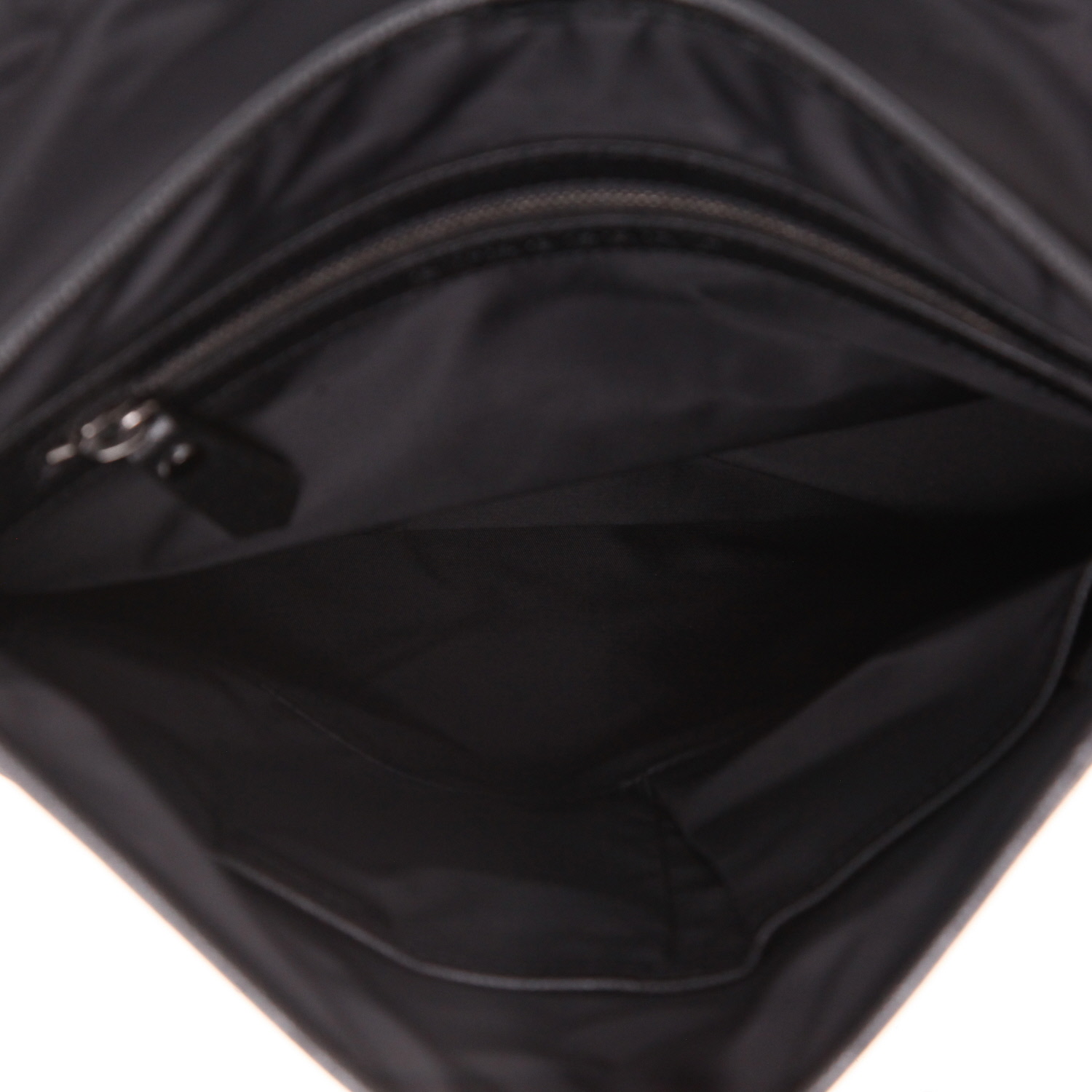 Burberry shoulder bag in black and grey printed patern canvas - Detail D3