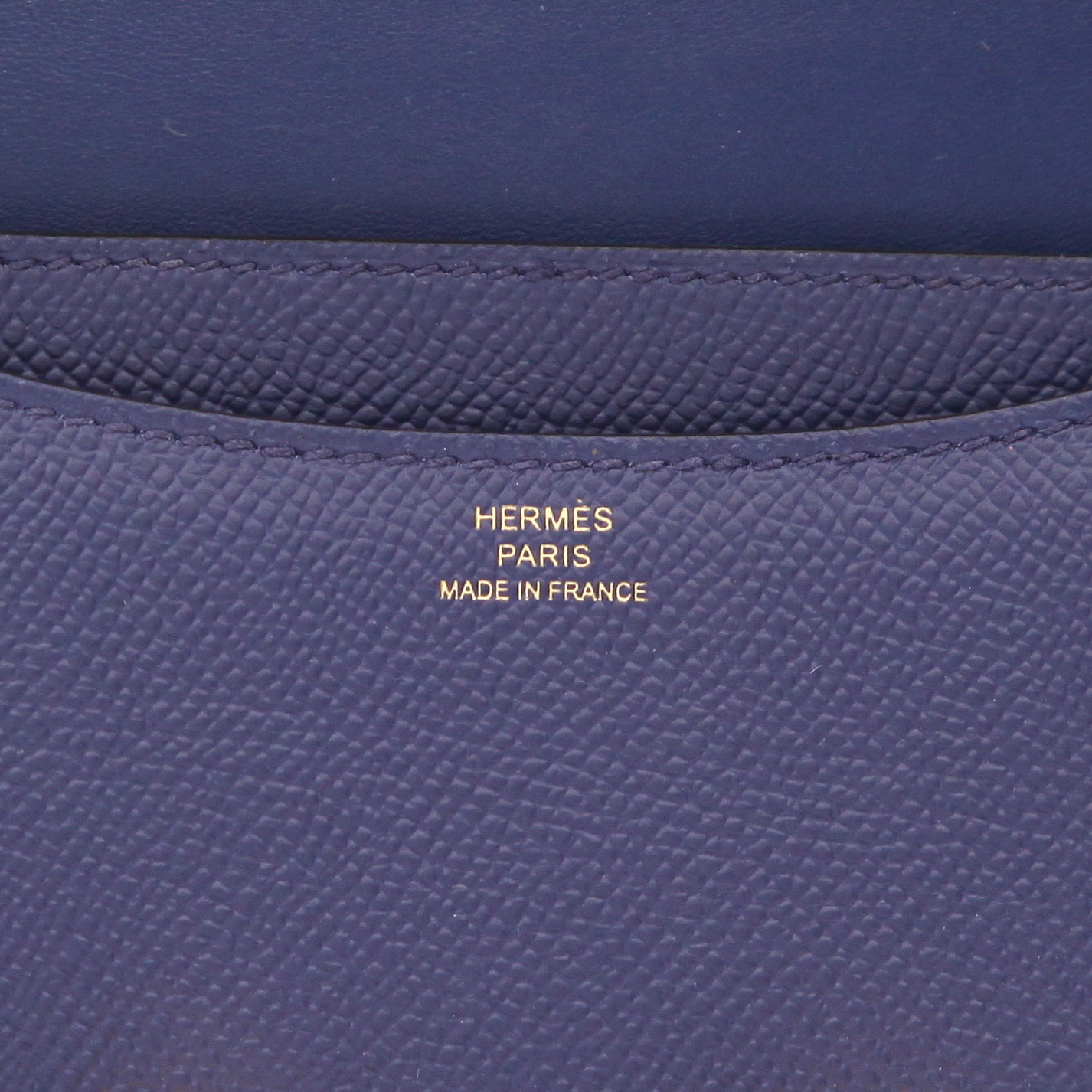Bolso bandolera Hermès  Constance en cuero epsom azul marino - Detail D2