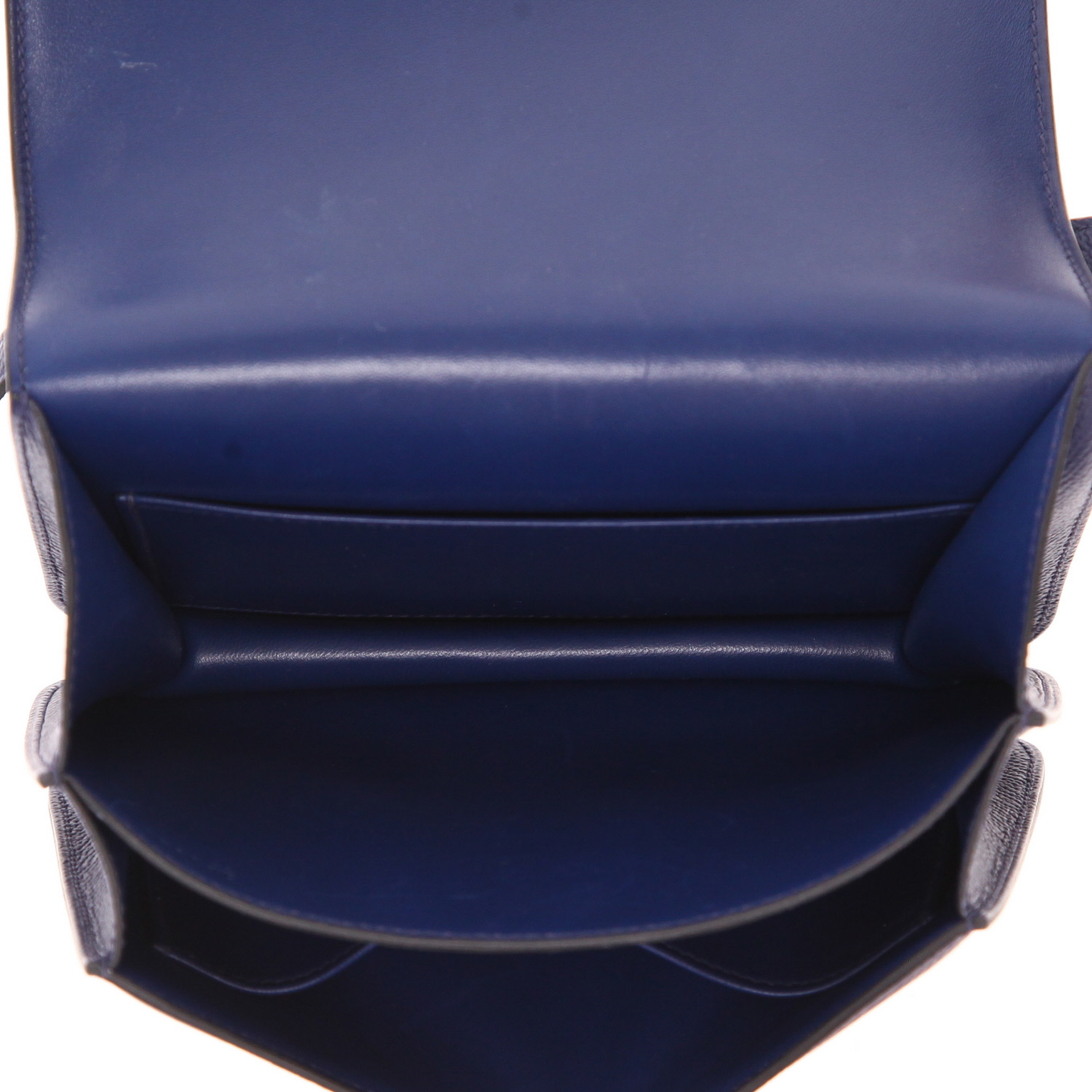 Bolso bandolera Hermès  Constance en cuero epsom azul marino - Detail D3