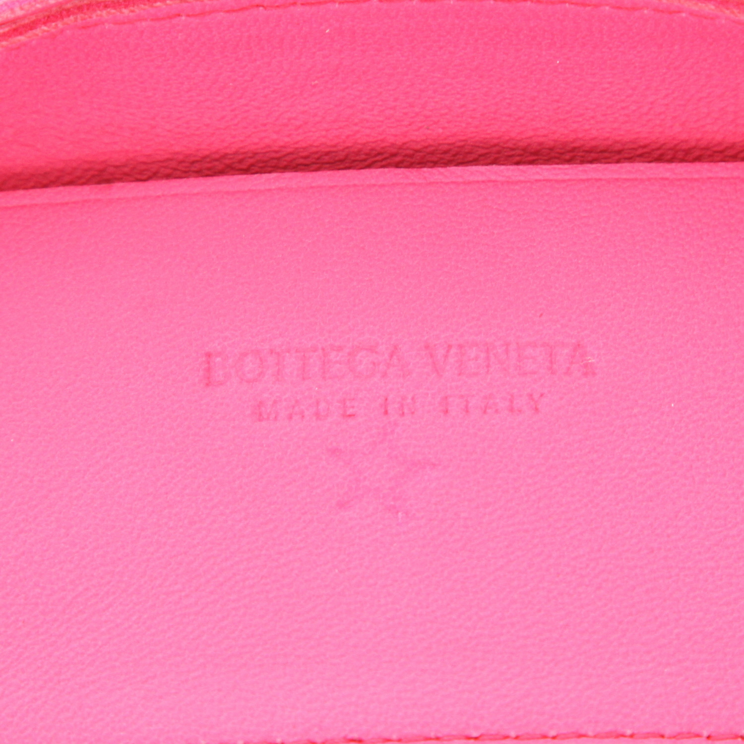 Bottega Veneta  Cassette shoulder bag  in pink intrecciato leather - Detail D3