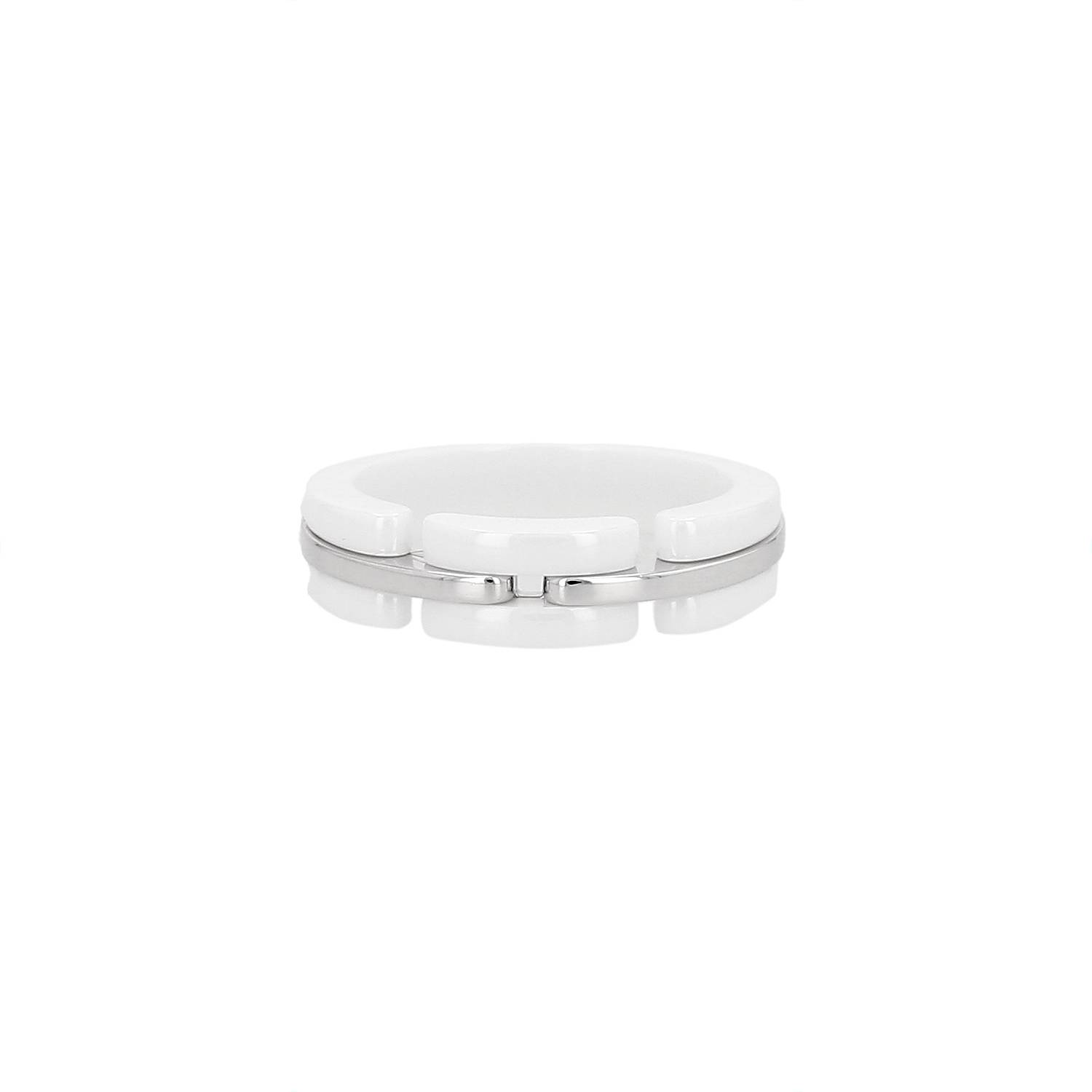 Chanel Ultra ring in white gold and ceramic
