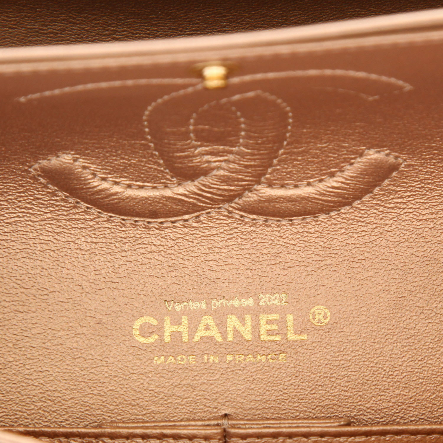 Sac à main Chanel  Timeless Classic en cuir matelassé doré - Detail D2