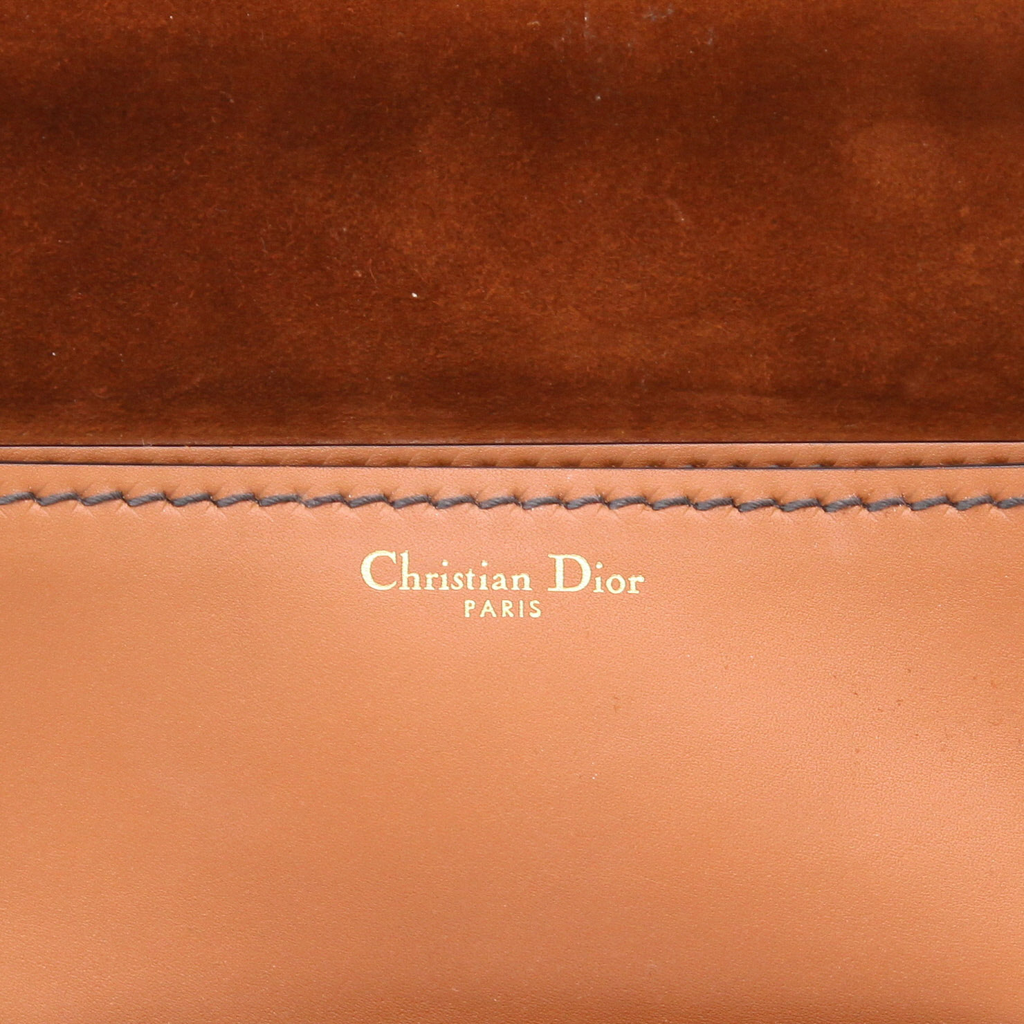 Bolso bandolera Dior  J'Adior en cuero liso marrón - Detail D2