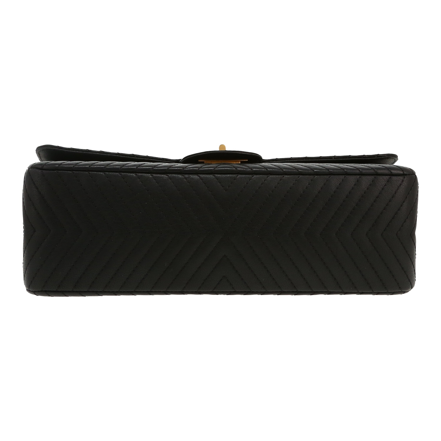 Chanel  Chanel 2.55 shoulder bag  in black chevron quilted leather - Detail D1