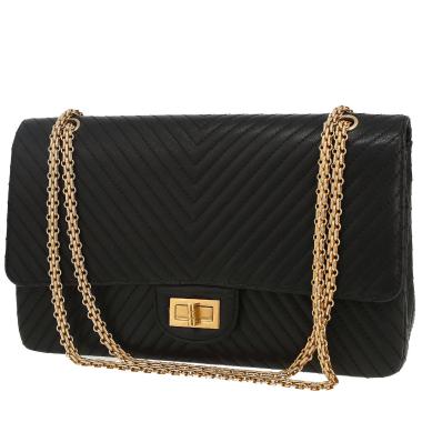 Chanel  Chanel 2.55 shoulder bag  in black chevron quilted leather