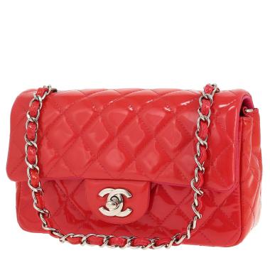 Bolso bandolera Chanel  Mini Timeless en charol acolchado rojo