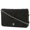 Chanel  Wallet on Chain shoulder bag  in black quilted leather - 00pp thumbnail