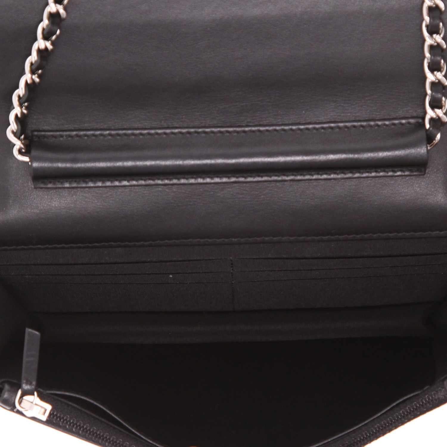 Chanel  Wallet on Chain shoulder bag  in black quilted leather - Detail D3