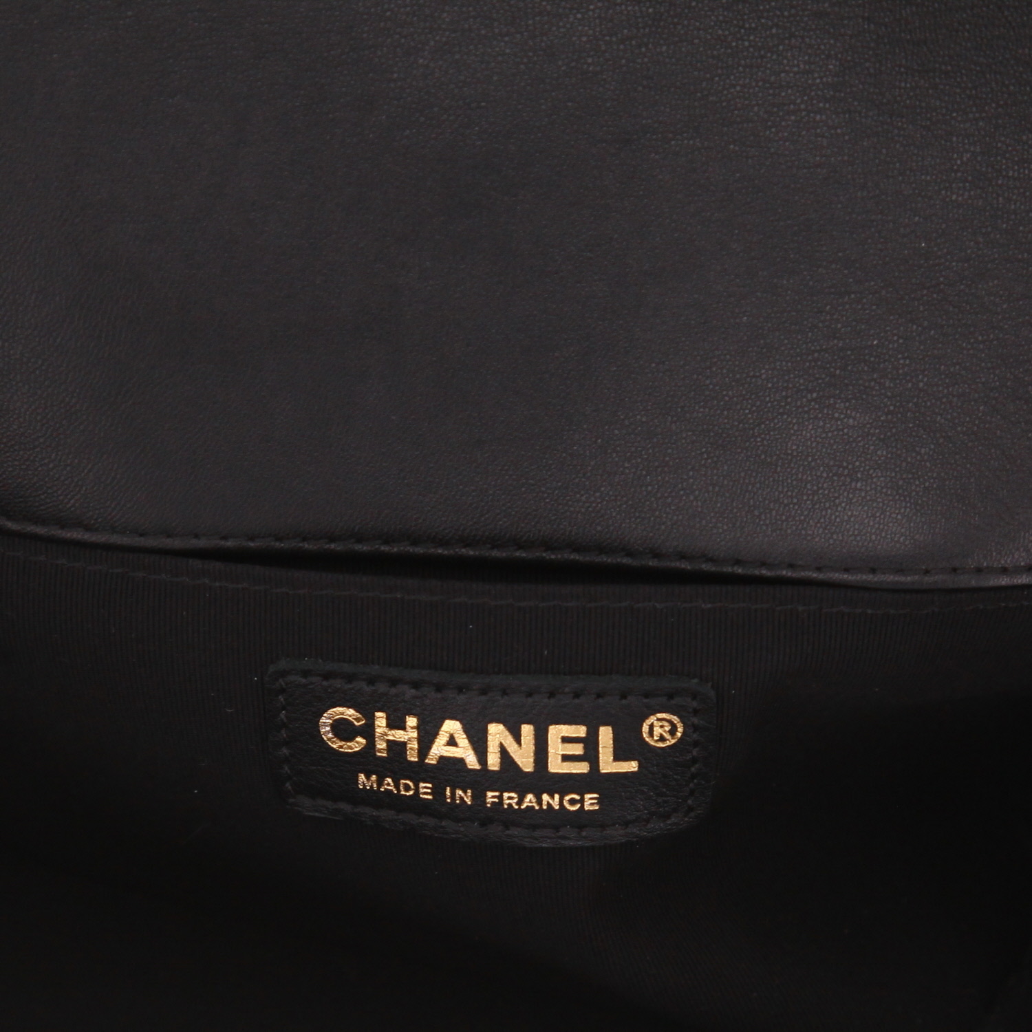 Borsa a tracolla Chanel  Boy in pelle intrecciata nera e dorata - Detail D2