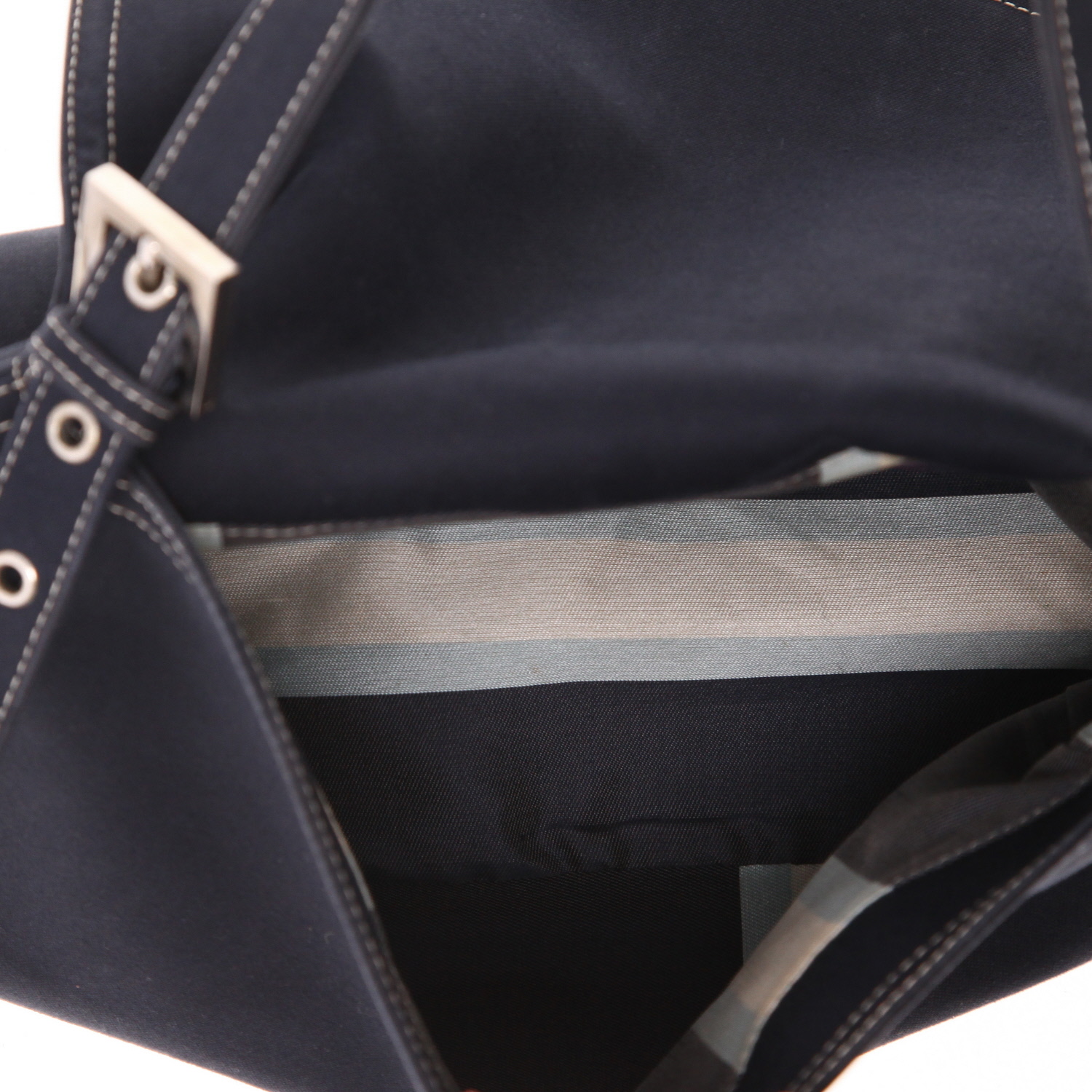 Fendi Mamma Baguette handbag in navy blue canvas - Detail D3