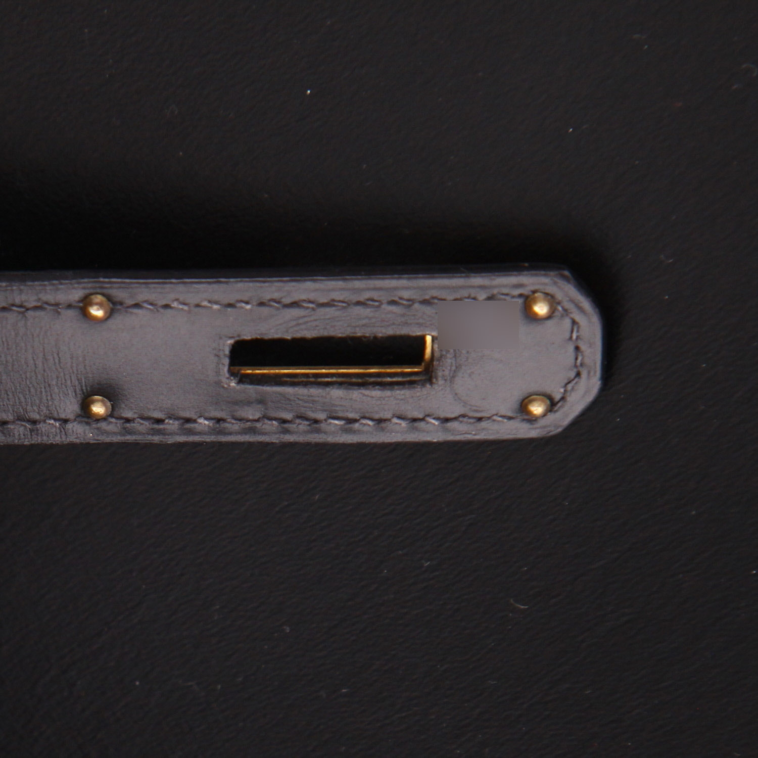 Hermès  Kelly 28 cm handbag  in black box leather - Detail D4