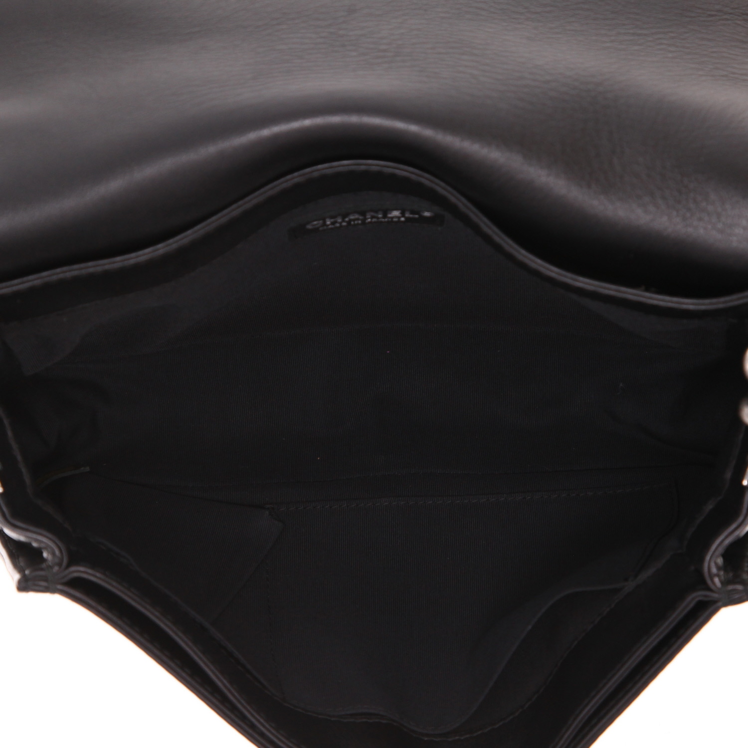 Bolso bandolera Chanel  Boy en cuero negro - Detail D3