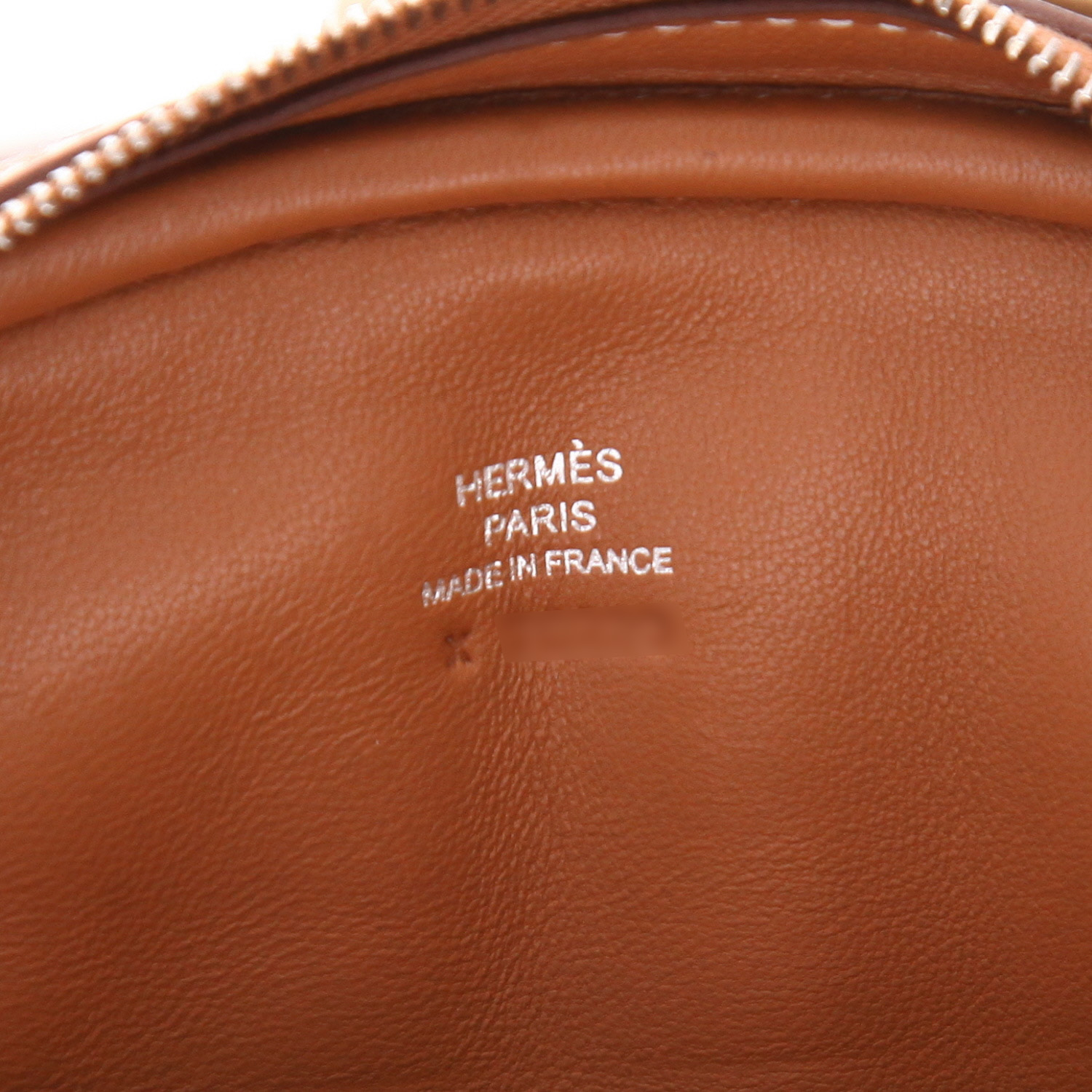Hermès  In-The-Loop clutch-belt  in gold Swift leather - Detail D3