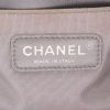 Chanel  Boy shoulder bag  in grey metallic quilted leather - Detail D3 thumbnail