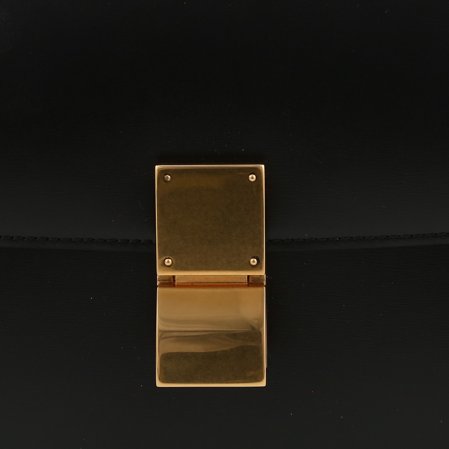 Celine Classic Box shoulder bag in black box leather - Detail D1