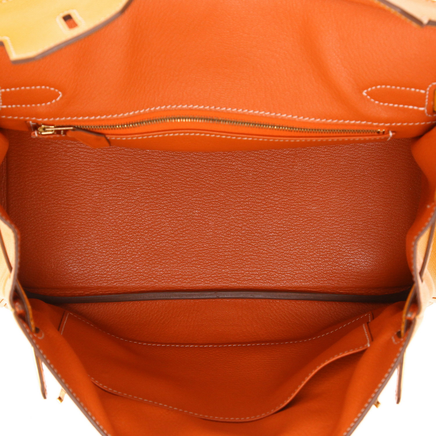 Hermès  Birkin 30 cm handbag  in Jaune d'Or epsom leather - Detail D3