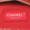 Bolso bandolera Chanel  Gabrielle  modelo pequeño  en cuero acolchado rojo - Detail D2 thumbnail