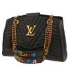 Bolso de mano Louis Vuitton  New Wave en cuero acolchado negro - 00pp thumbnail