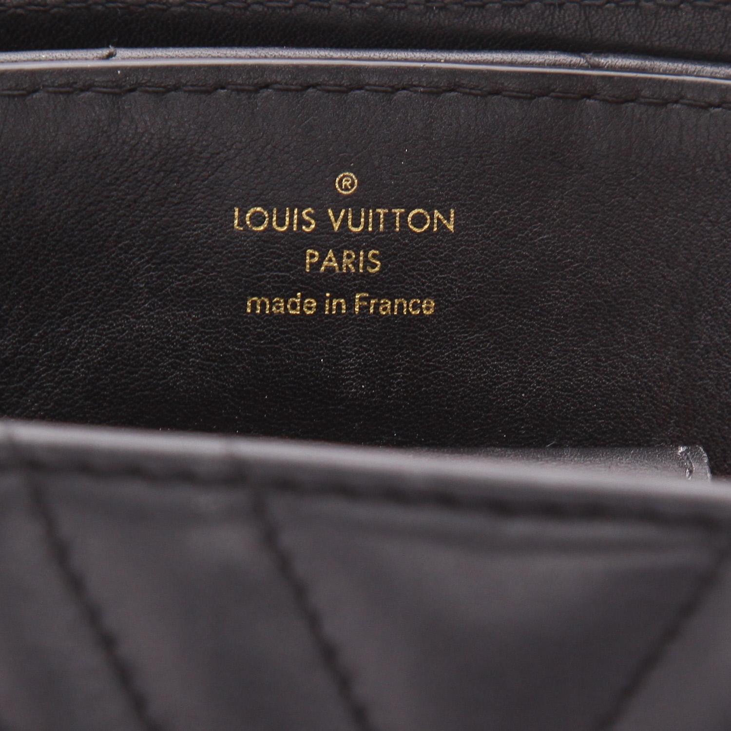 Louis Vuitton  New Wave handbag  in black quilted leather - Detail D2