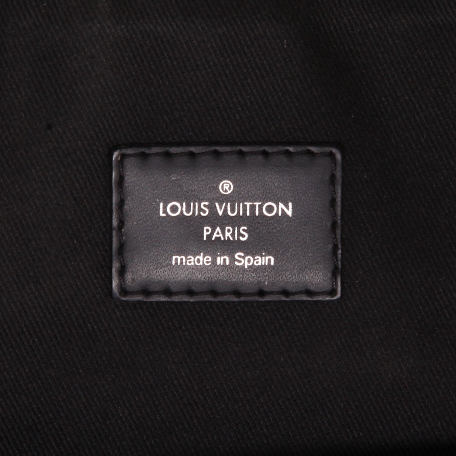 Louis Vuitton  Messenger shoulder bag  in grey Graphite monogram canvas - Detail D3
