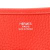 Bolso bandolera Hermès  Evelyne III en cuero togo rojo - Detail D2 thumbnail