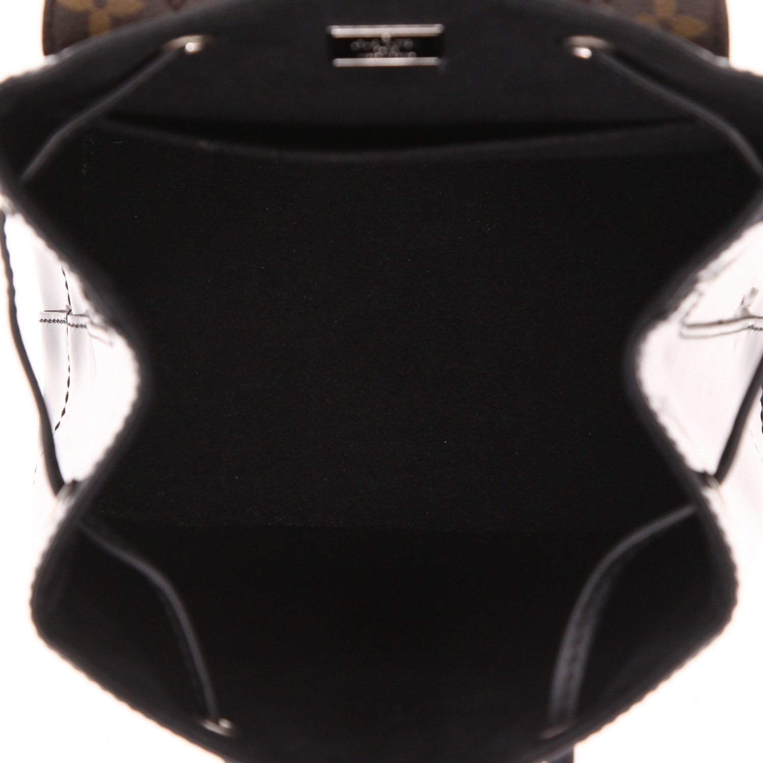 Mochila Louis Vuitton   en lona Monogram marrón y charol negro - Detail D3