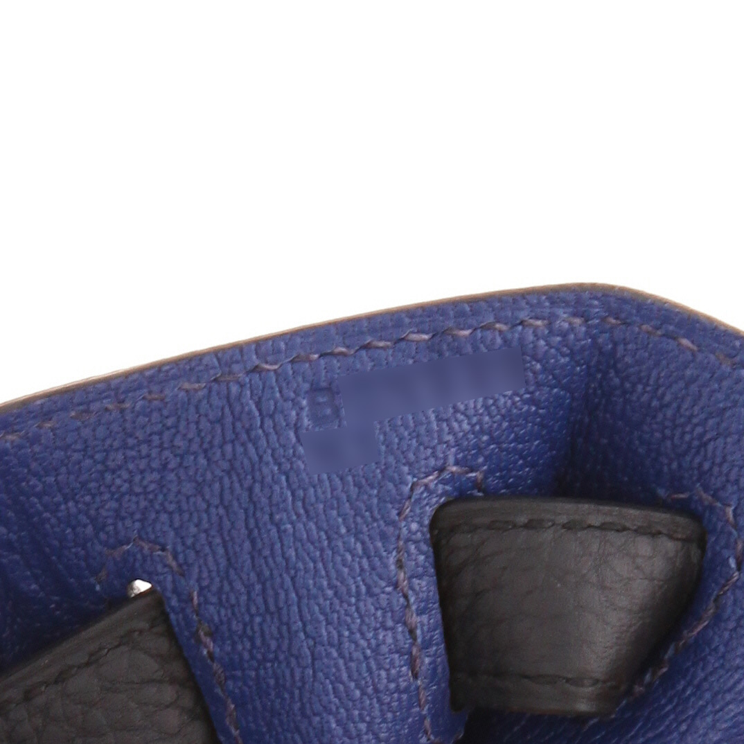 Bolso de mano Hermès  Kelly 28 cm en cuero togo negro - Detail D4