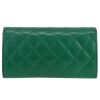 Billetera Chanel  Classic Wallet en cuero acolchado verde - Detail D4 thumbnail