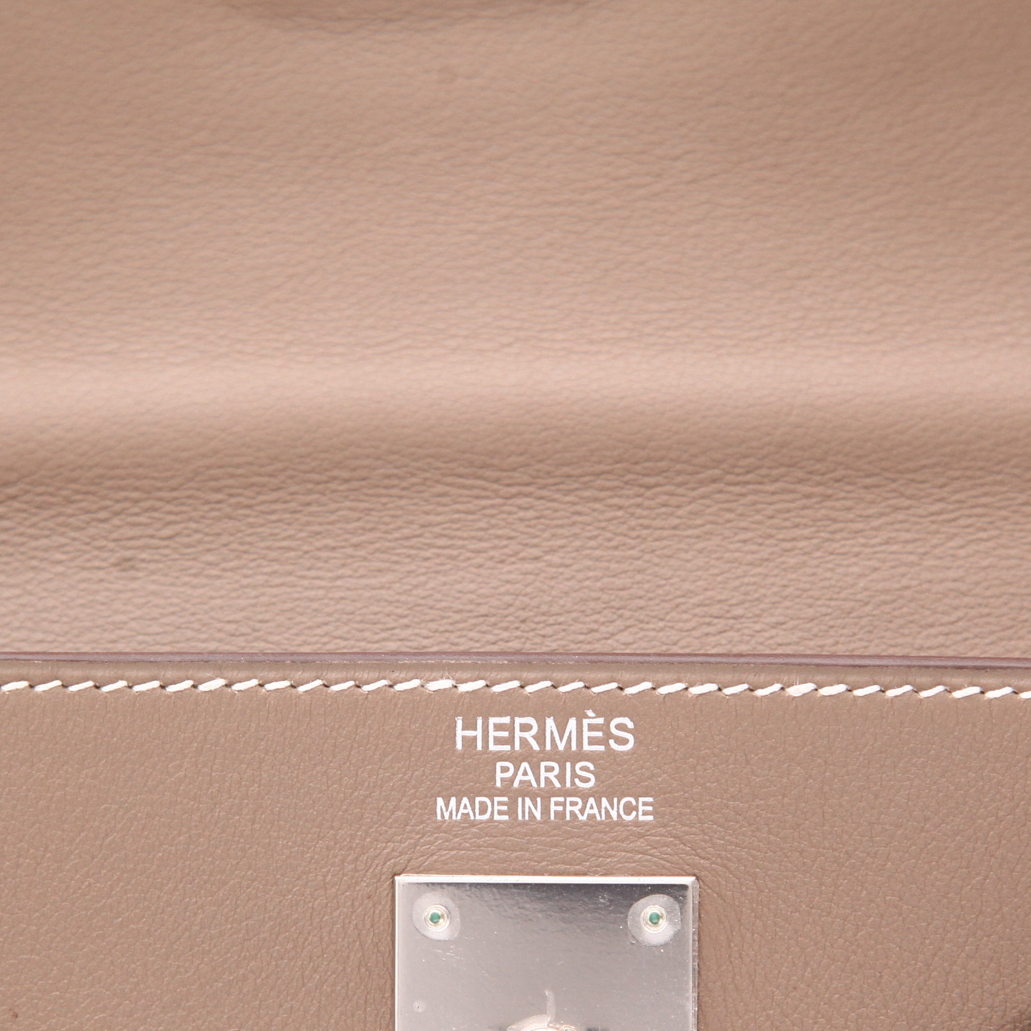 Sac à main Hermès  Kelly Lakis en cuir Swift étoupe - Detail D2