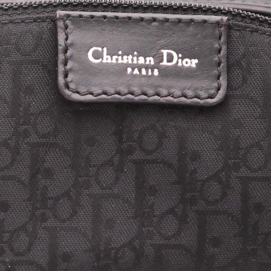 Bolso para llevar al hombro o en la mano Dior  Hardcore en cuero negro - Detail D2