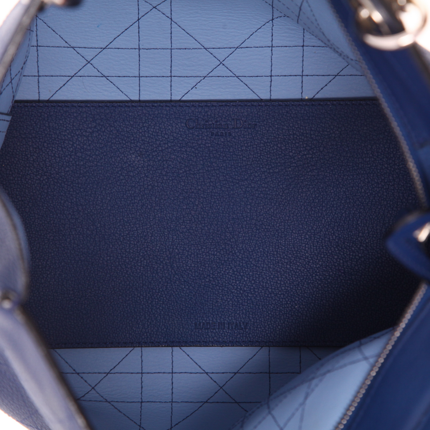 Sac cabas Dior  Dior Soft en cuir cannage bleu - Detail D3