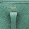 Bolso bandolera Hermès  Mini Evelyne en cuero taurillon clémence verde - Detail D2 thumbnail