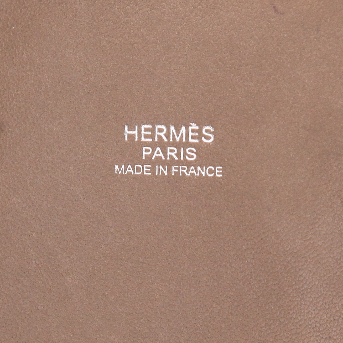 Hermès Bolide 35 cm handbag in etoupe togo leather - Detail D2