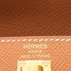 Bolso de mano Hermès  Kelly 25 cm en cuero epsom color oro - Detail D2 thumbnail